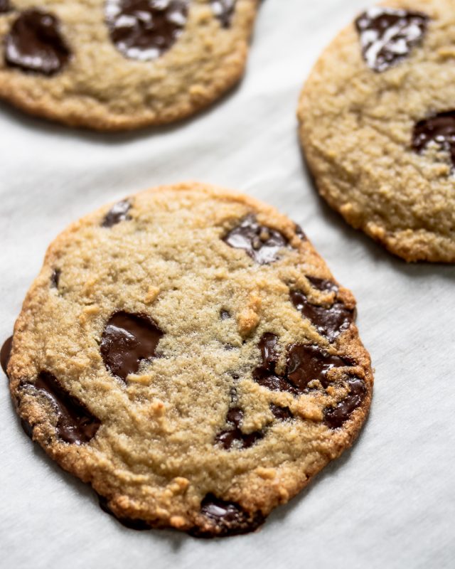 Chewy Chocolate Chip Slam Cookies 🍪 {GF & Low Carb} - Inspector Gorgeous